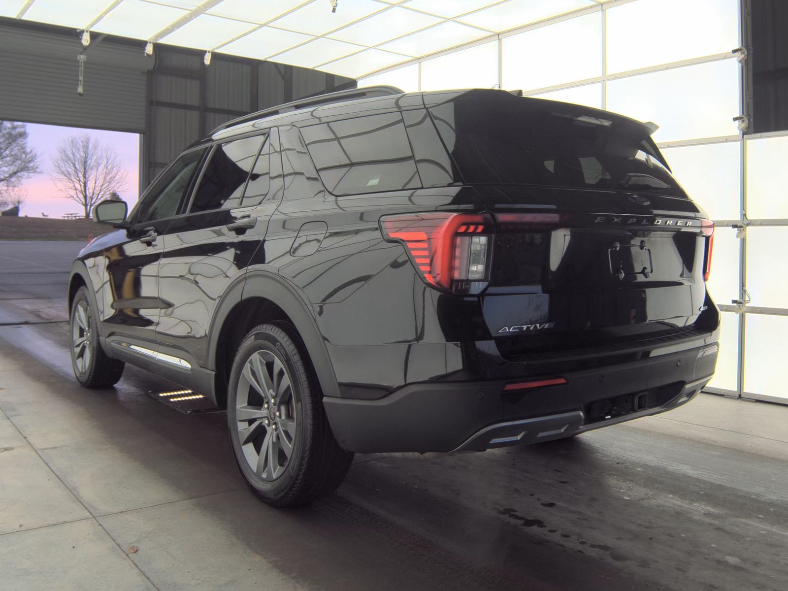 2025 Ford Explorer Active AWD