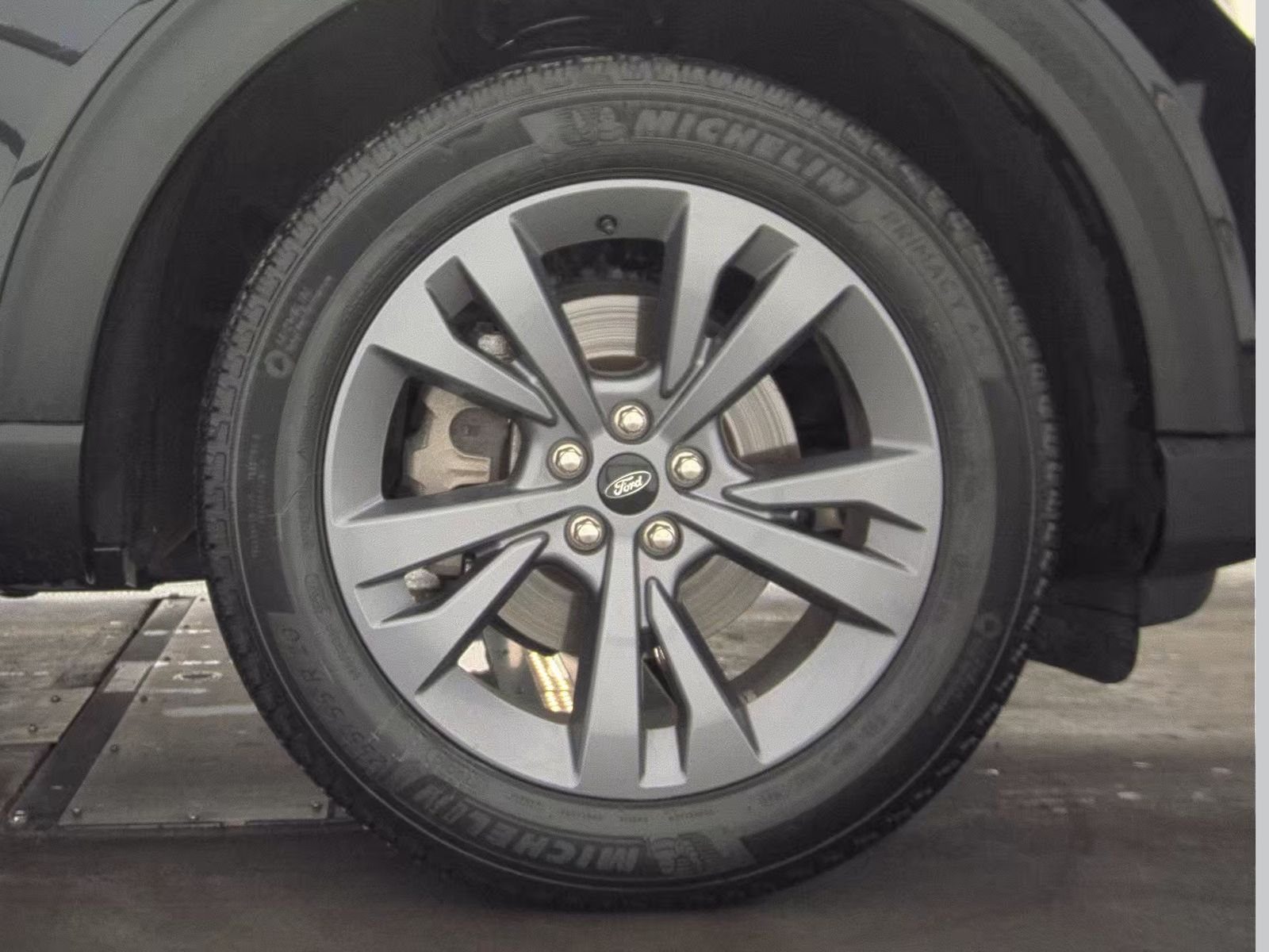 2025 Ford Explorer Active AWD