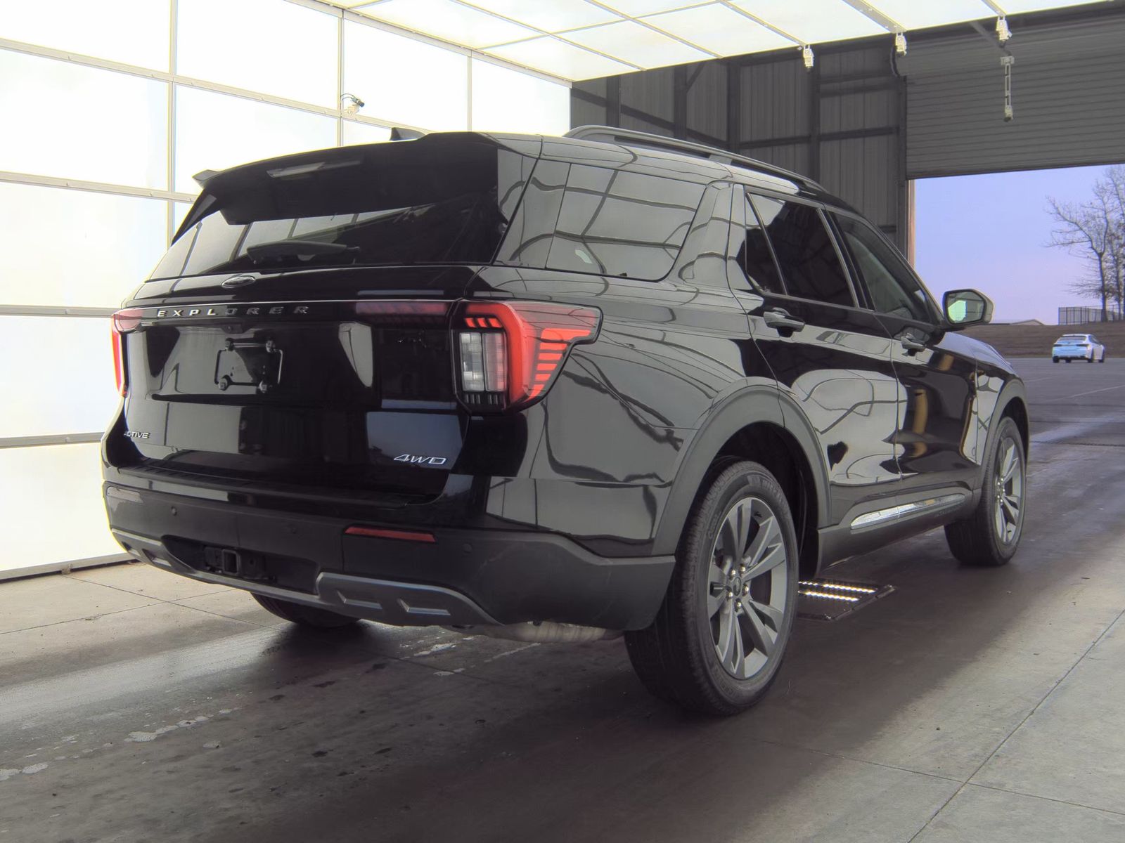 2025 Ford Explorer Active AWD