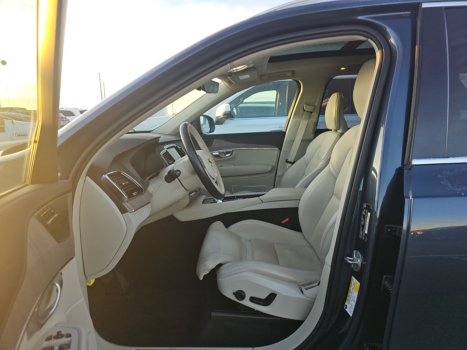 2024 Volvo XC90 Recharge T8 Ultimate AWD