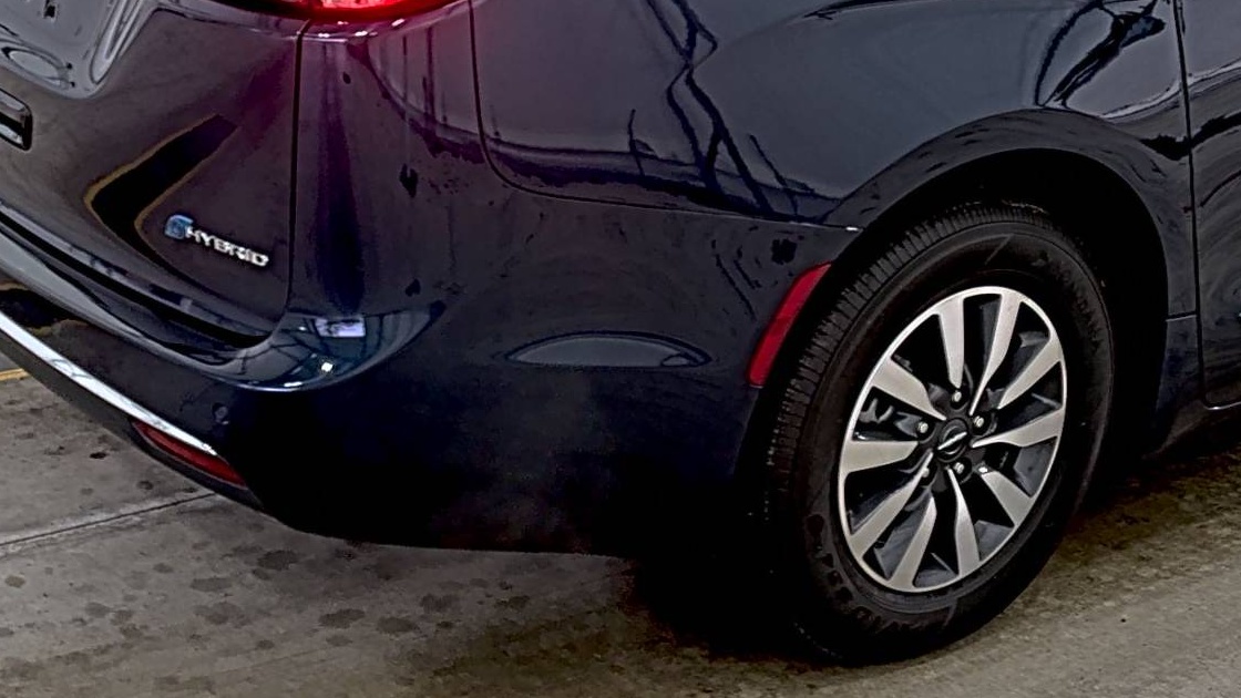 2023 Chrysler Pacifica Hybrid Limited FWD