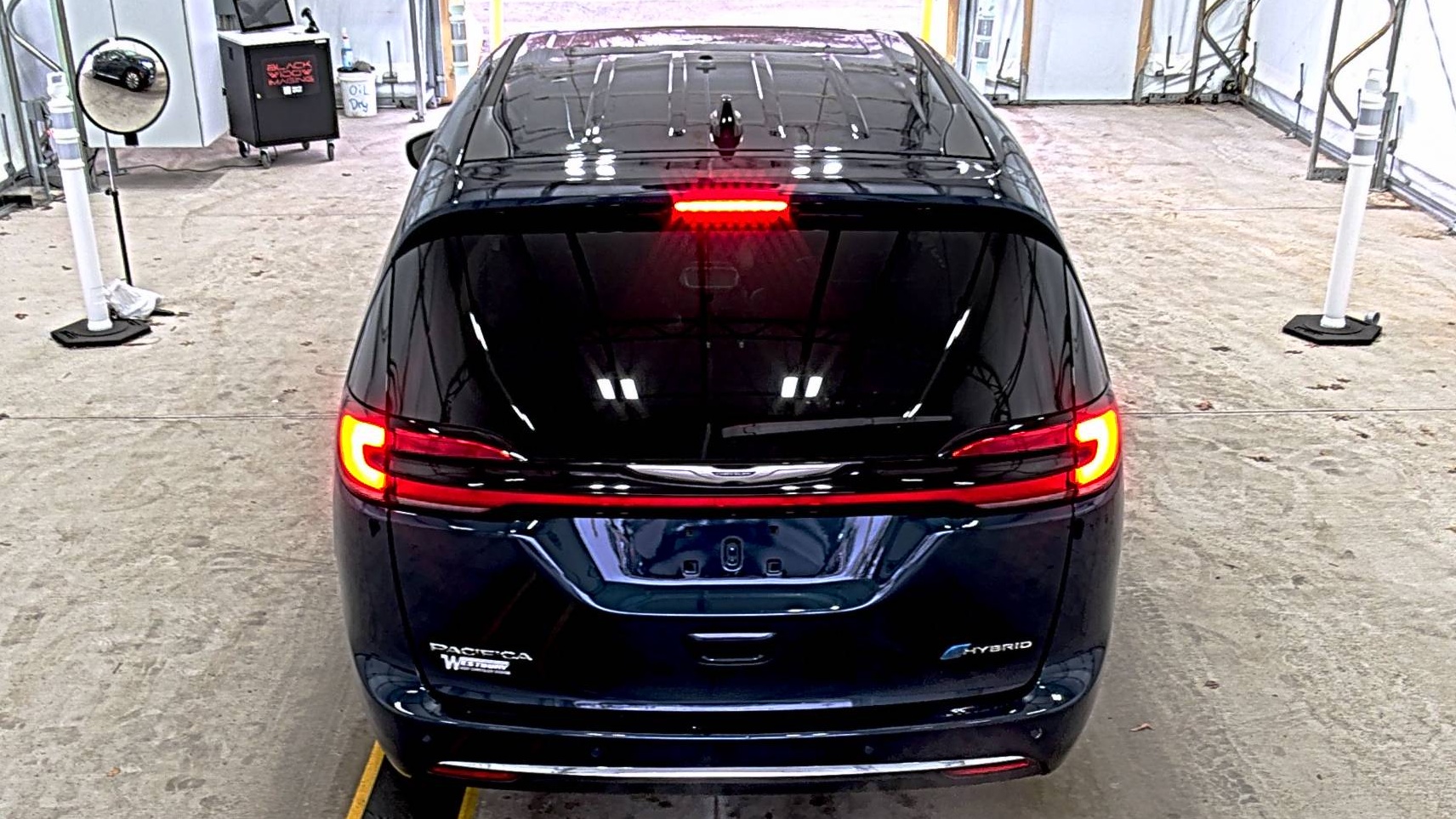 2023 Chrysler Pacifica Hybrid Limited FWD