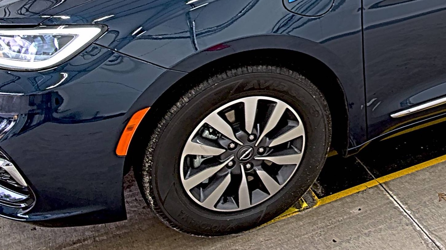 2023 Chrysler Pacifica Hybrid Limited FWD