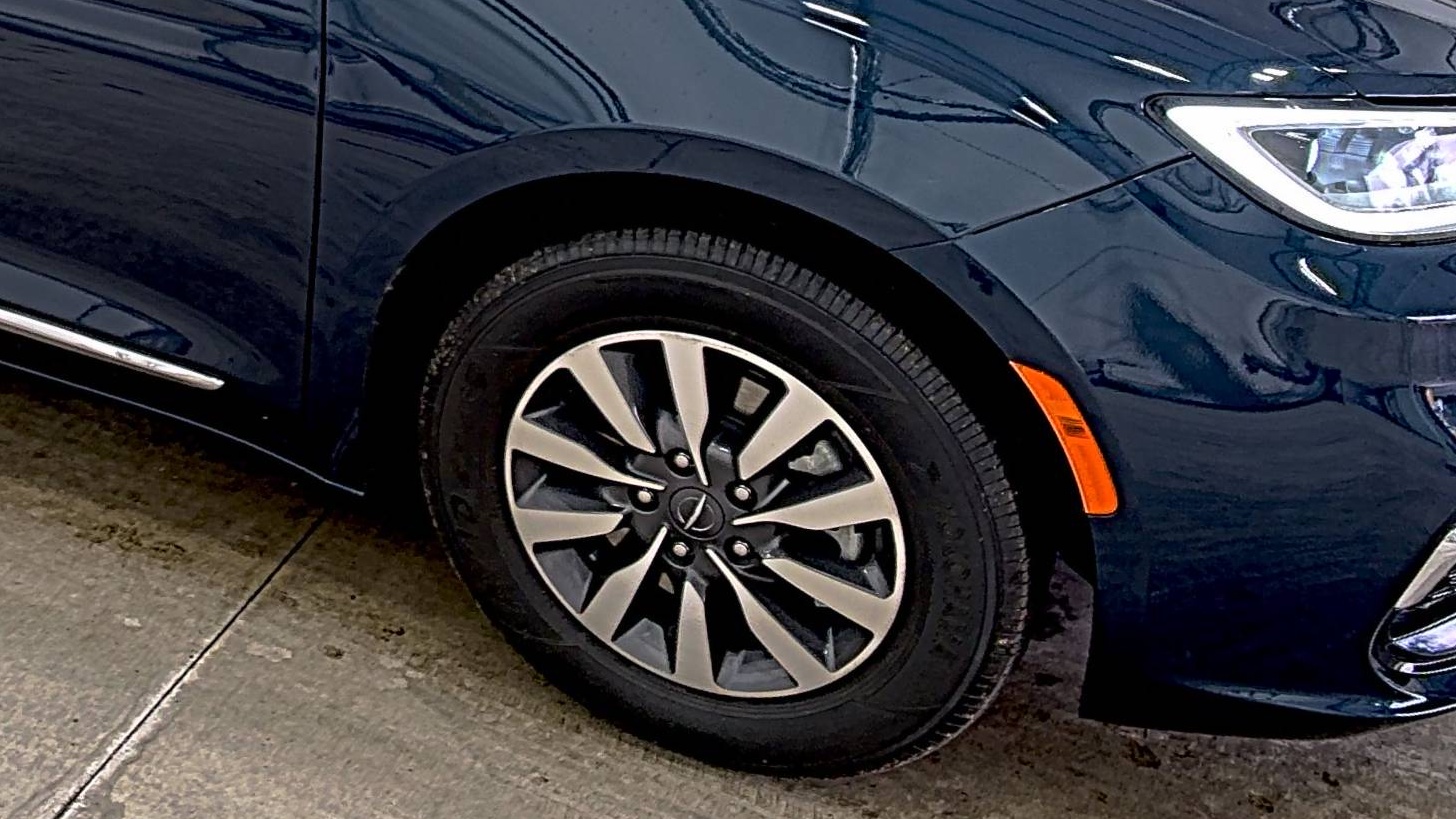 2023 Chrysler Pacifica Hybrid Limited FWD