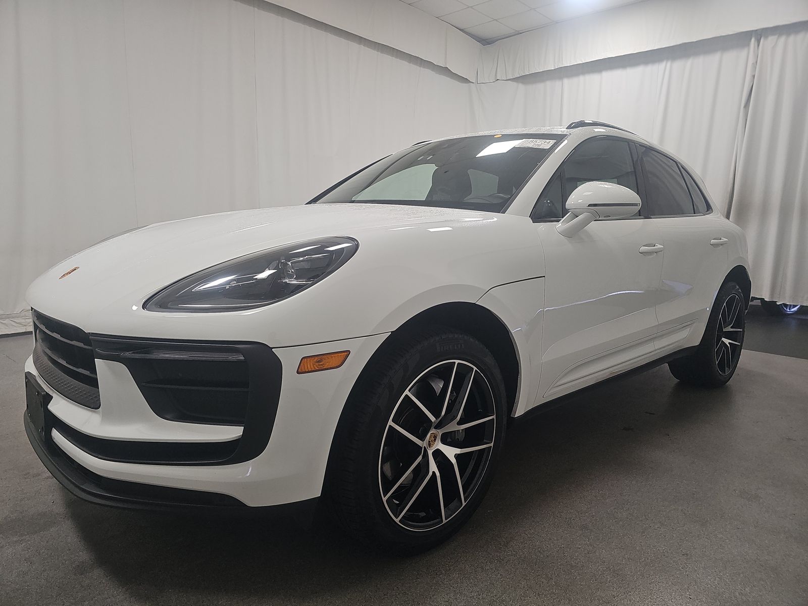 2022 Porsche Macan Base AWD