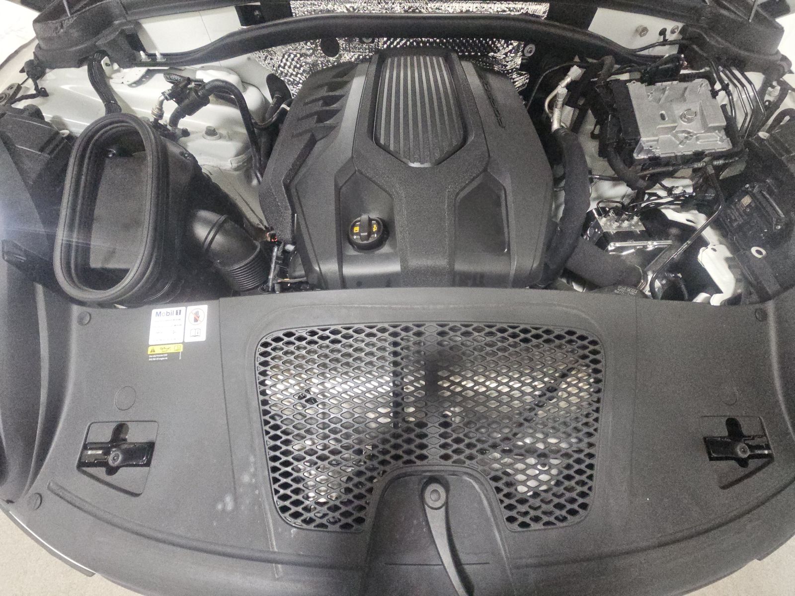 2022 Porsche Macan Base AWD