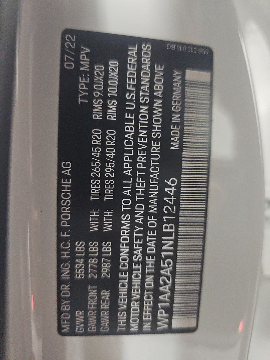 2022 Porsche Macan Base AWD