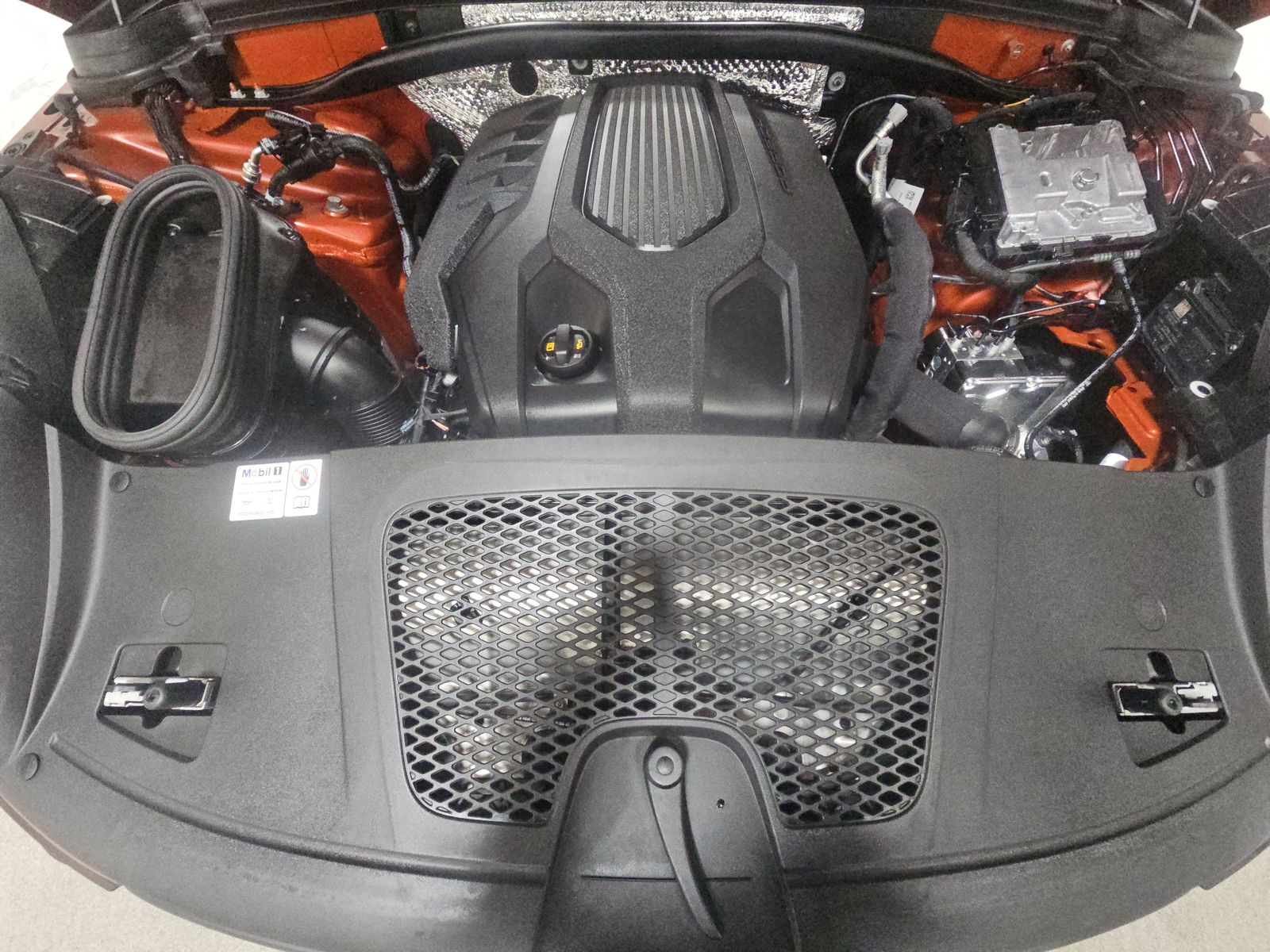 2024 Porsche Macan Base AWD