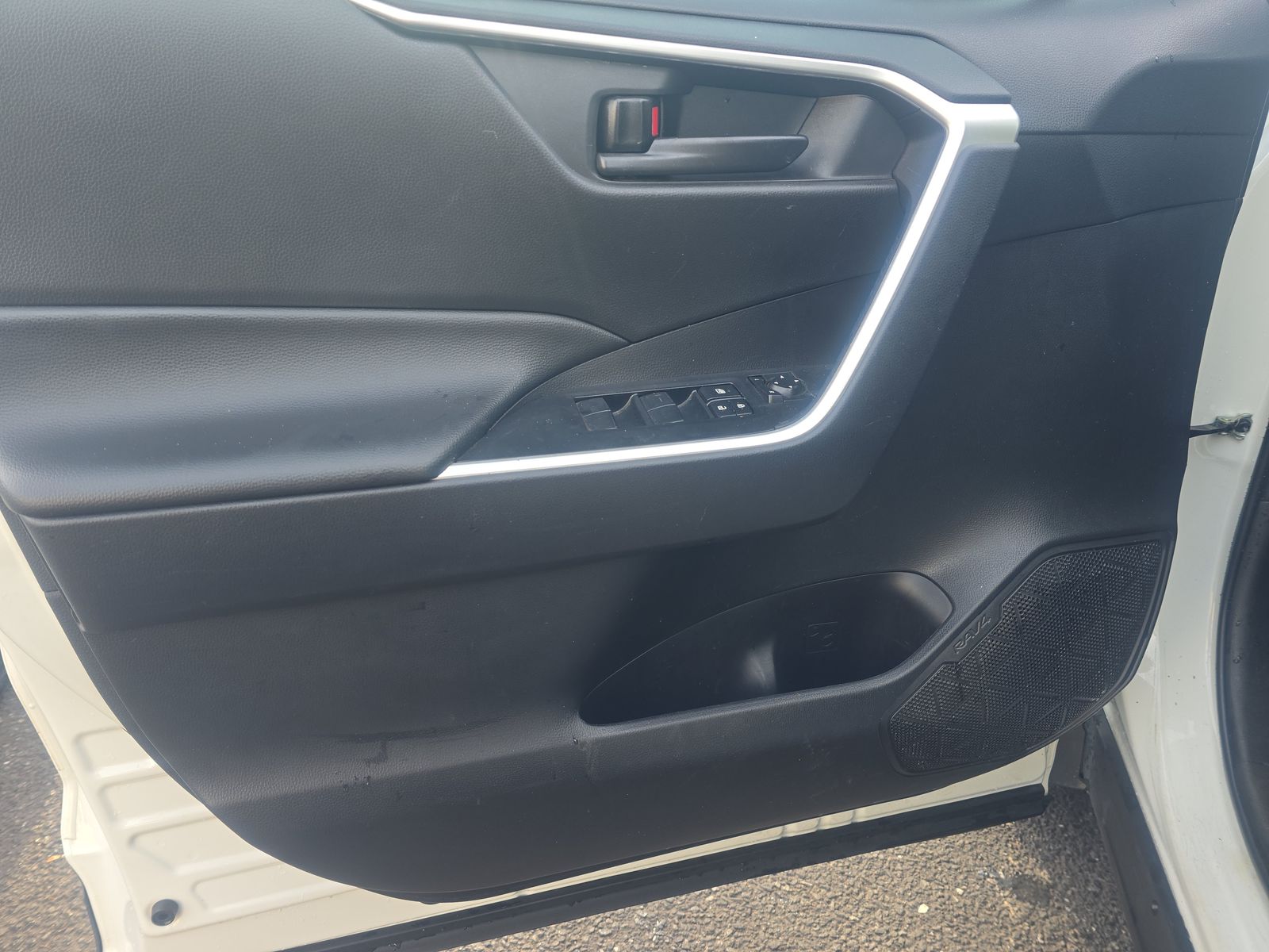 2024 Toyota RAV4 LE FWD