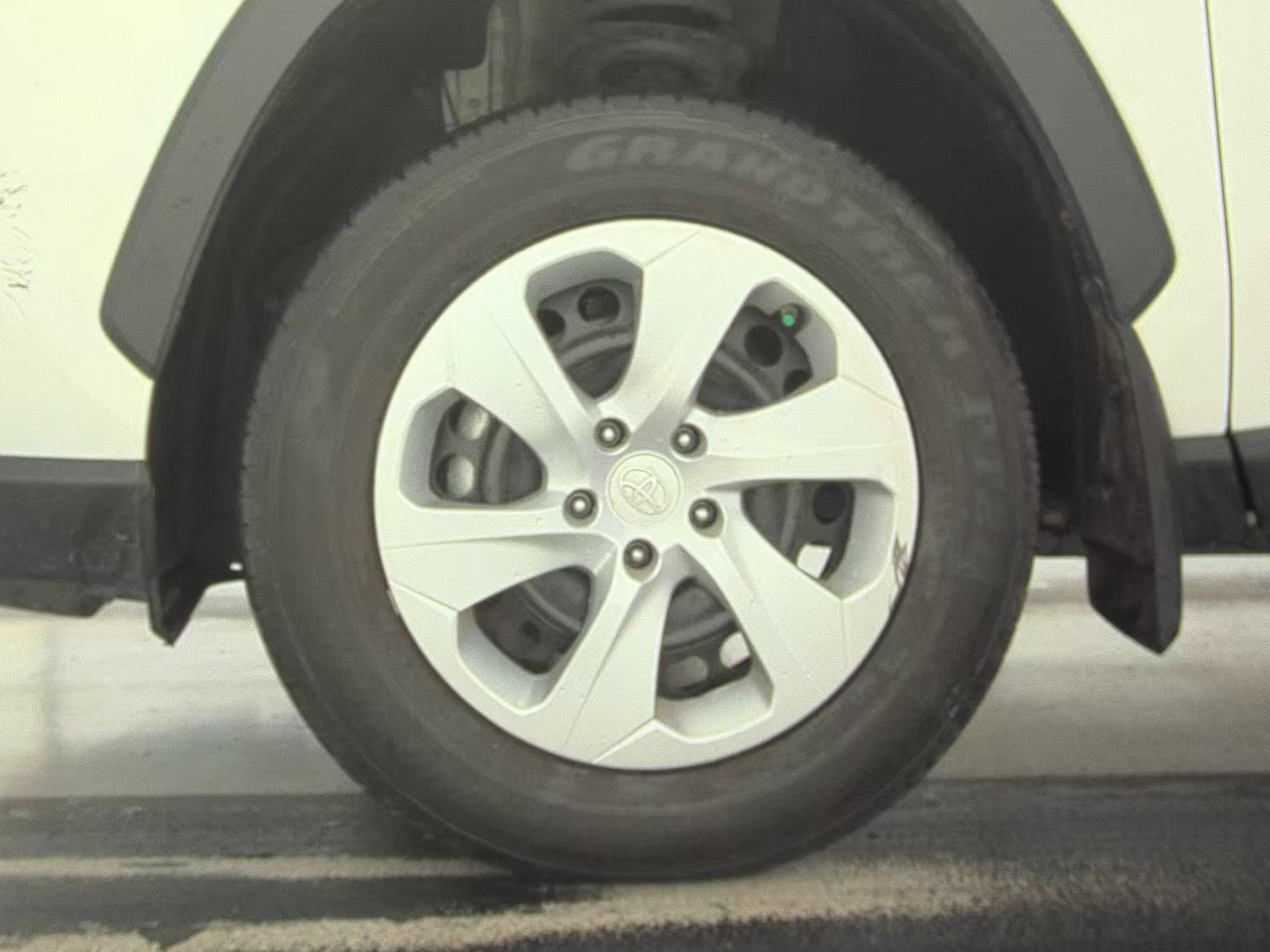 2024 Toyota RAV4 LE FWD