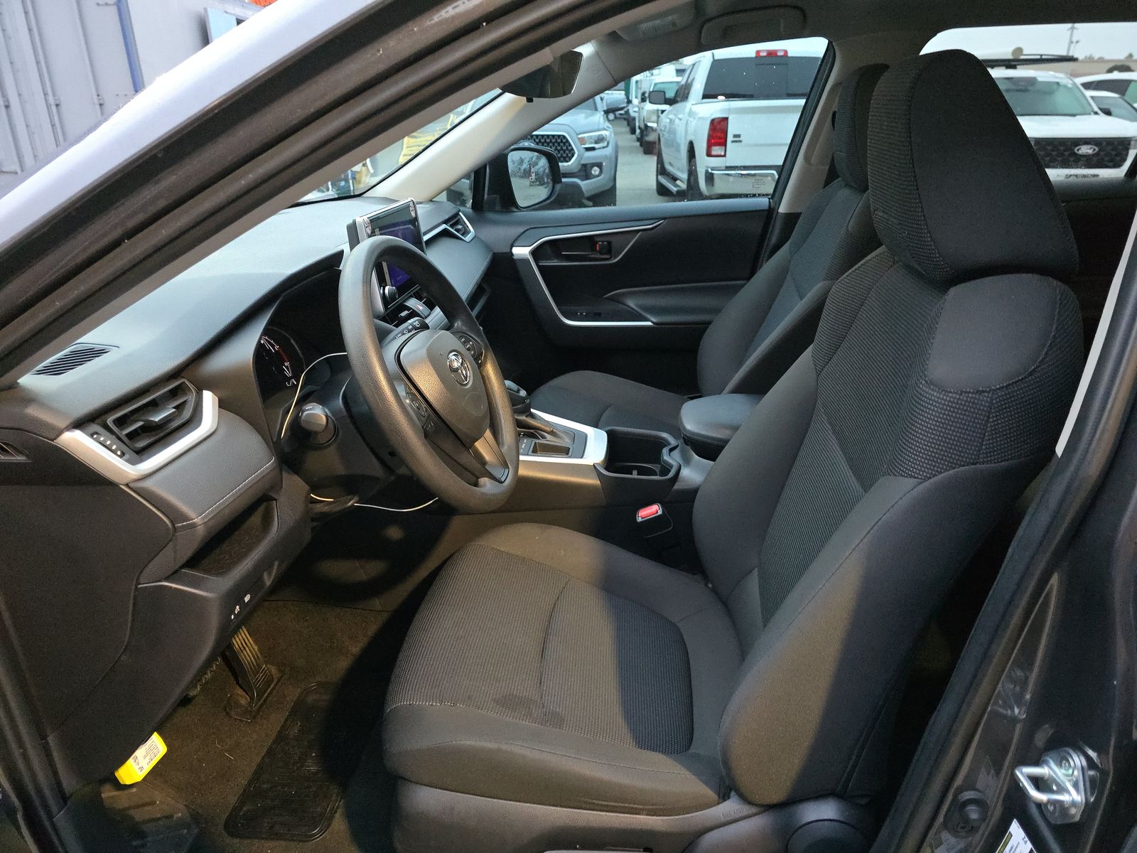 2024 Toyota RAV4 LE FWD