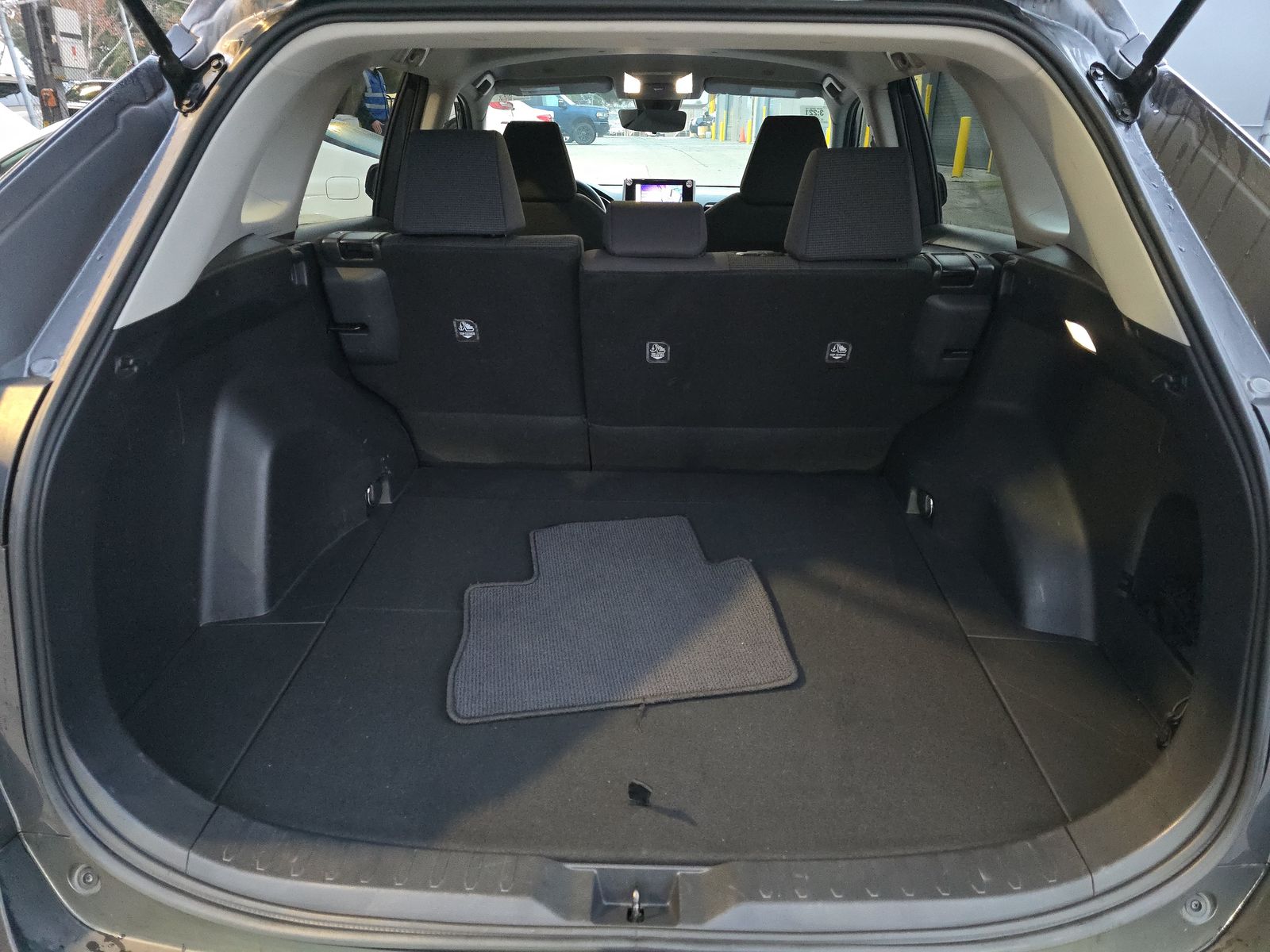 2024 Toyota RAV4 LE FWD