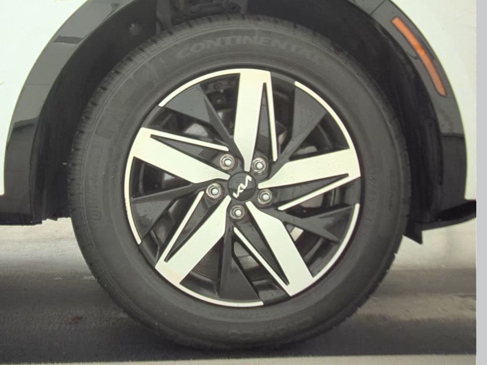 2023 Kia Sorento S FWD