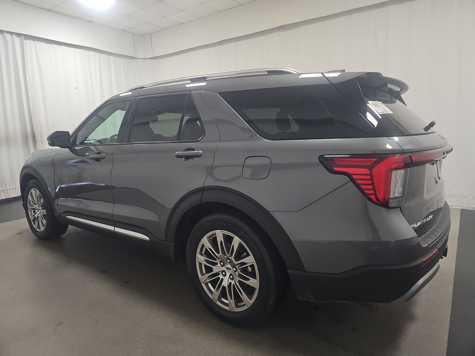 2025 Ford Explorer Platinum RWD