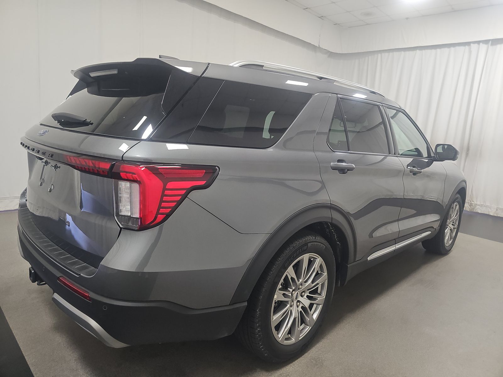 2025 Ford Explorer Platinum RWD