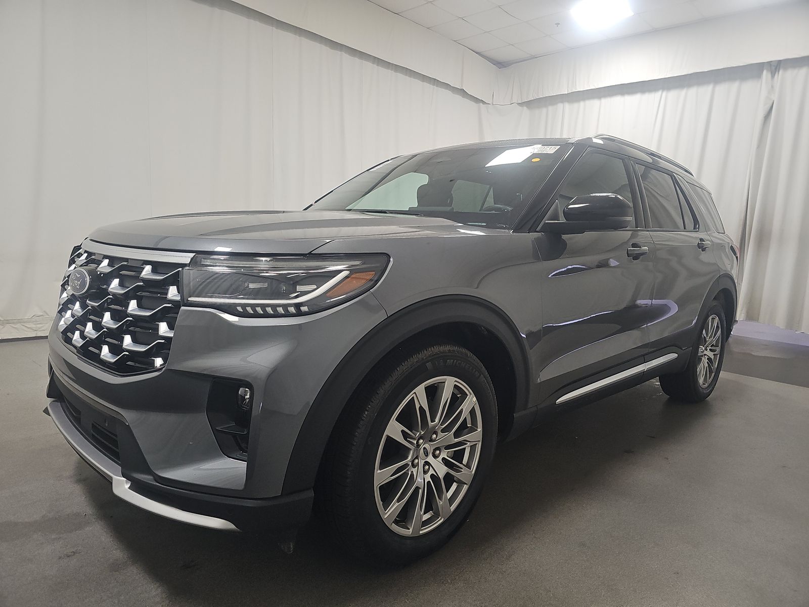 2025 Ford Explorer Platinum RWD