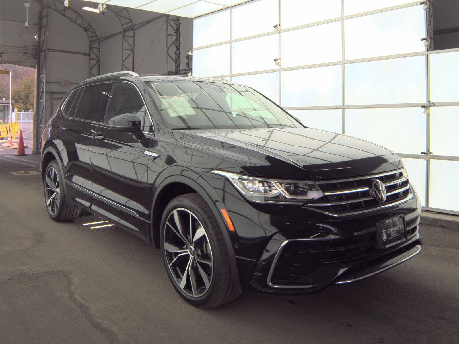 2023 Volkswagen Tiguan 2.0T SEL R-Line AWD