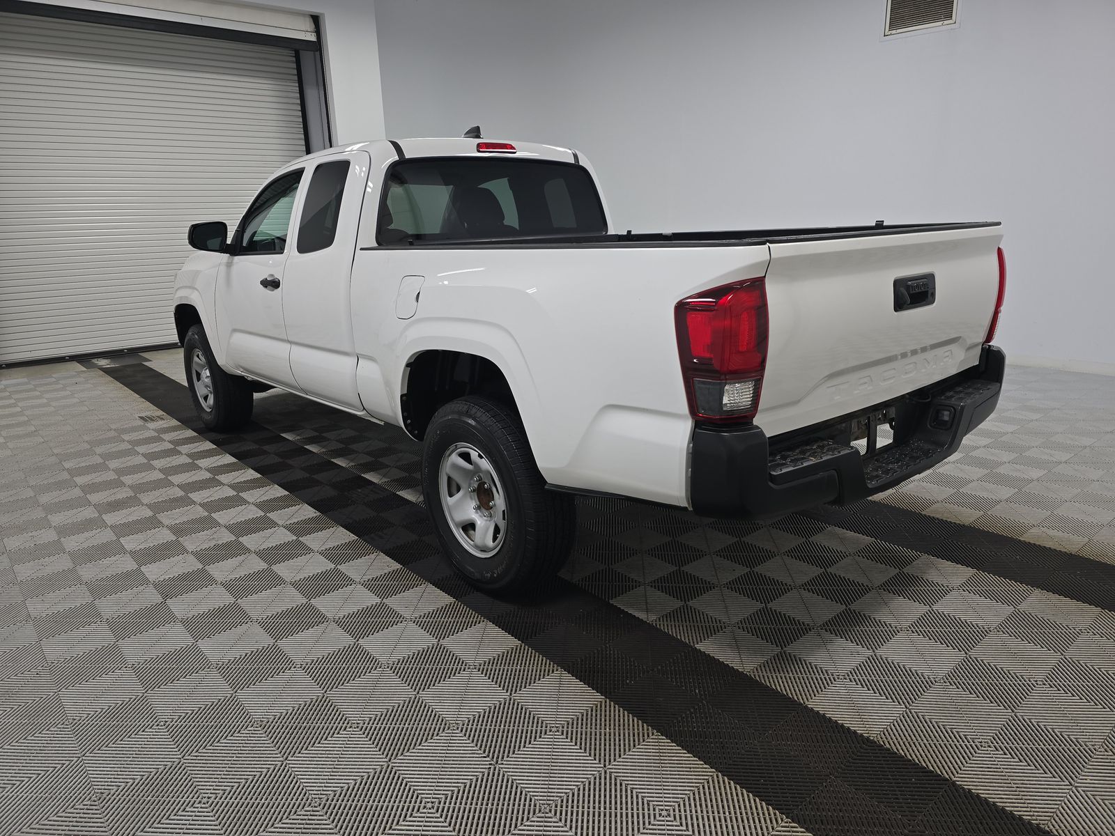 2022 Toyota Tacoma SR RWD