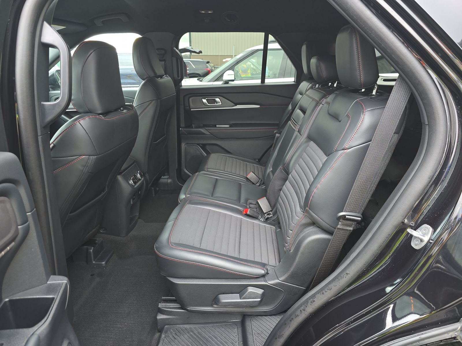 2025 Ford Explorer ST-Line AWD