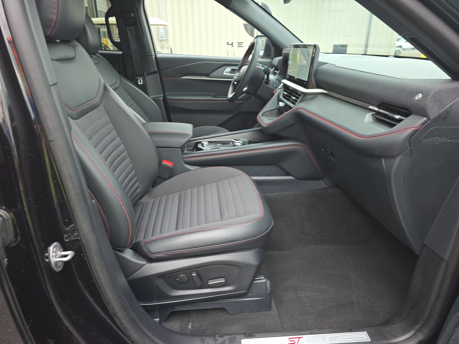 2025 Ford Explorer ST-Line AWD