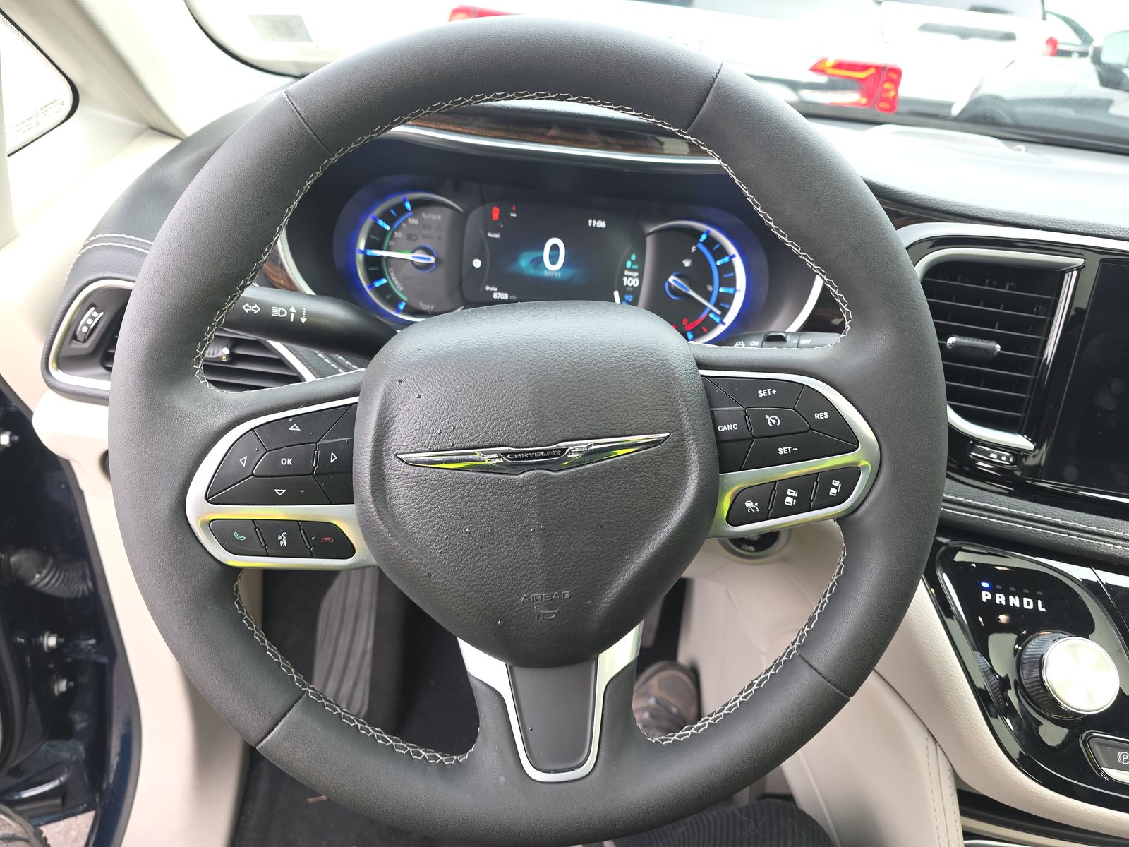 2023 Chrysler Pacifica Hybrid Limited FWD