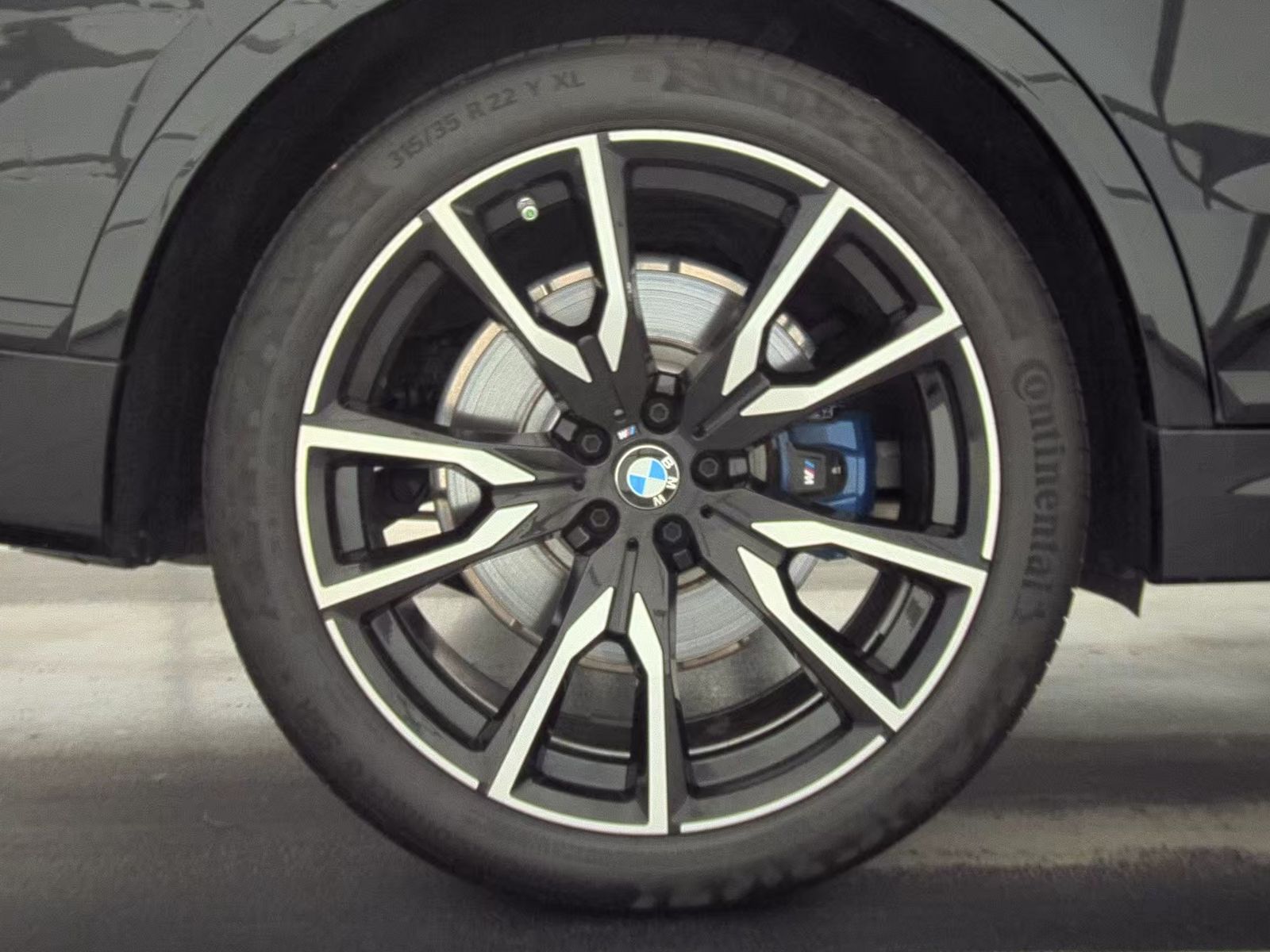 2022 BMW X7 xDrive40i AWD