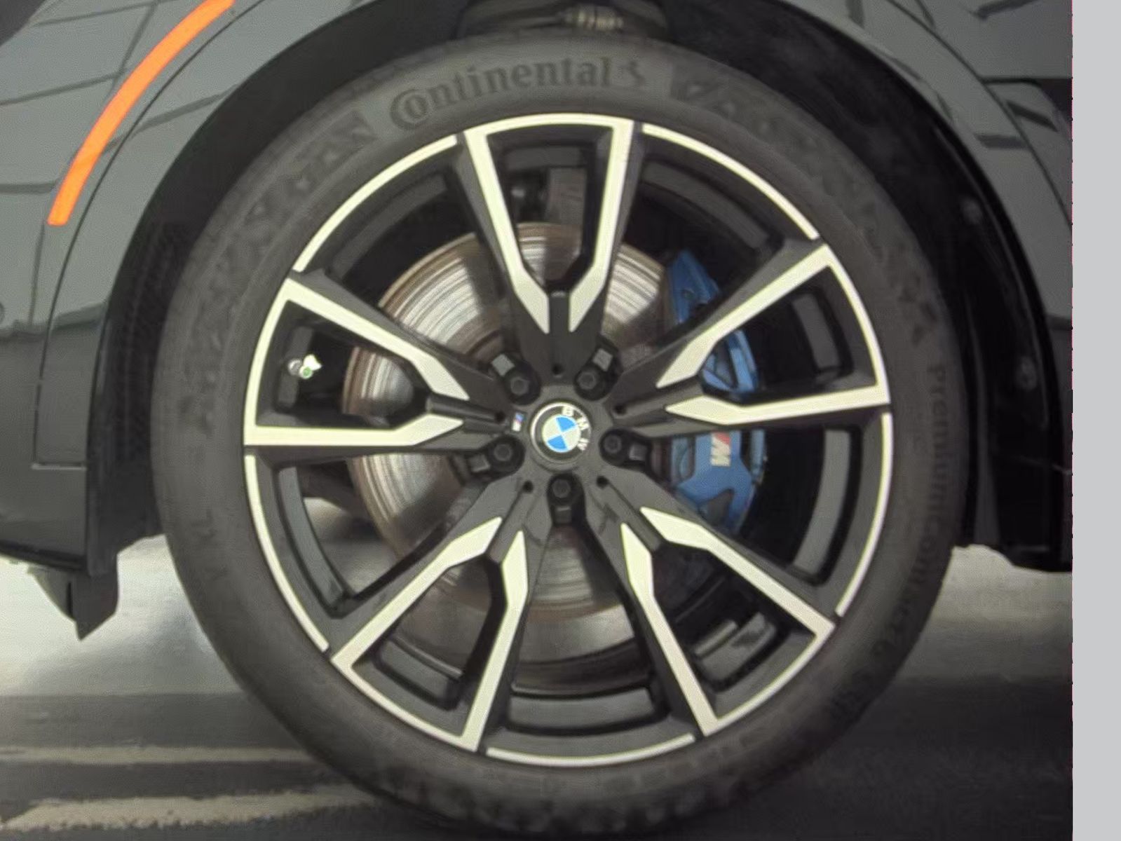 2022 BMW X7 xDrive40i AWD