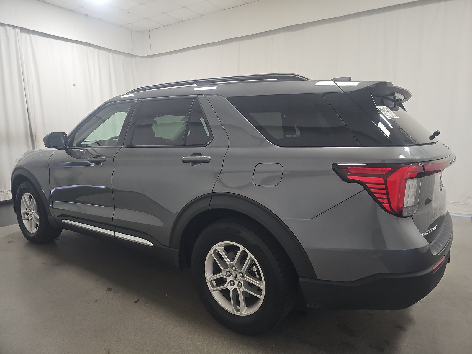 2025 Ford Explorer Active RWD