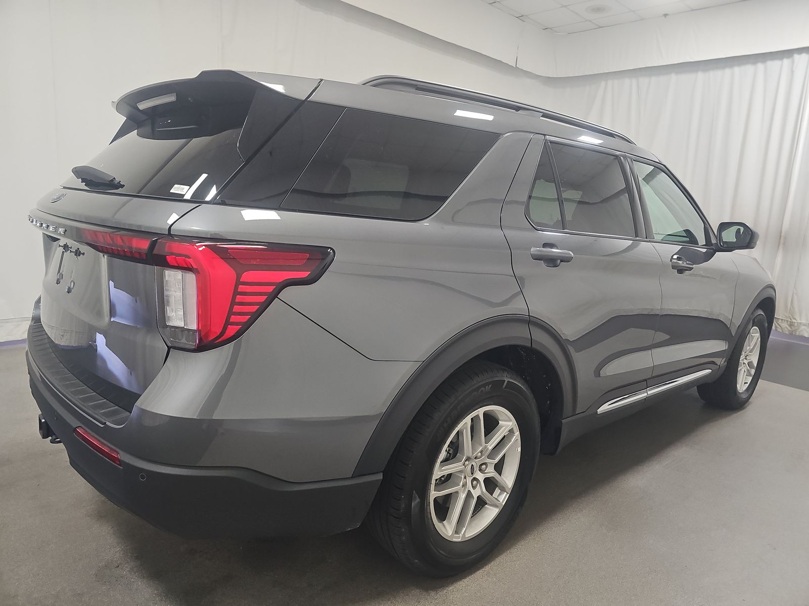 2025 Ford Explorer Active RWD