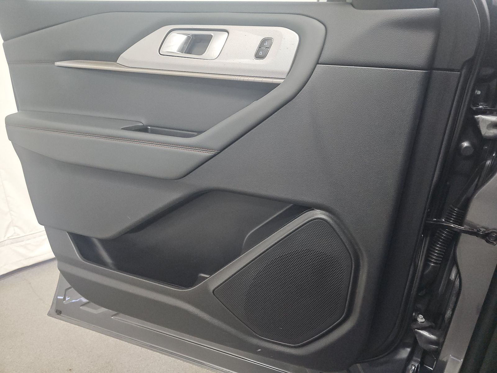 2025 Ford Explorer Active RWD