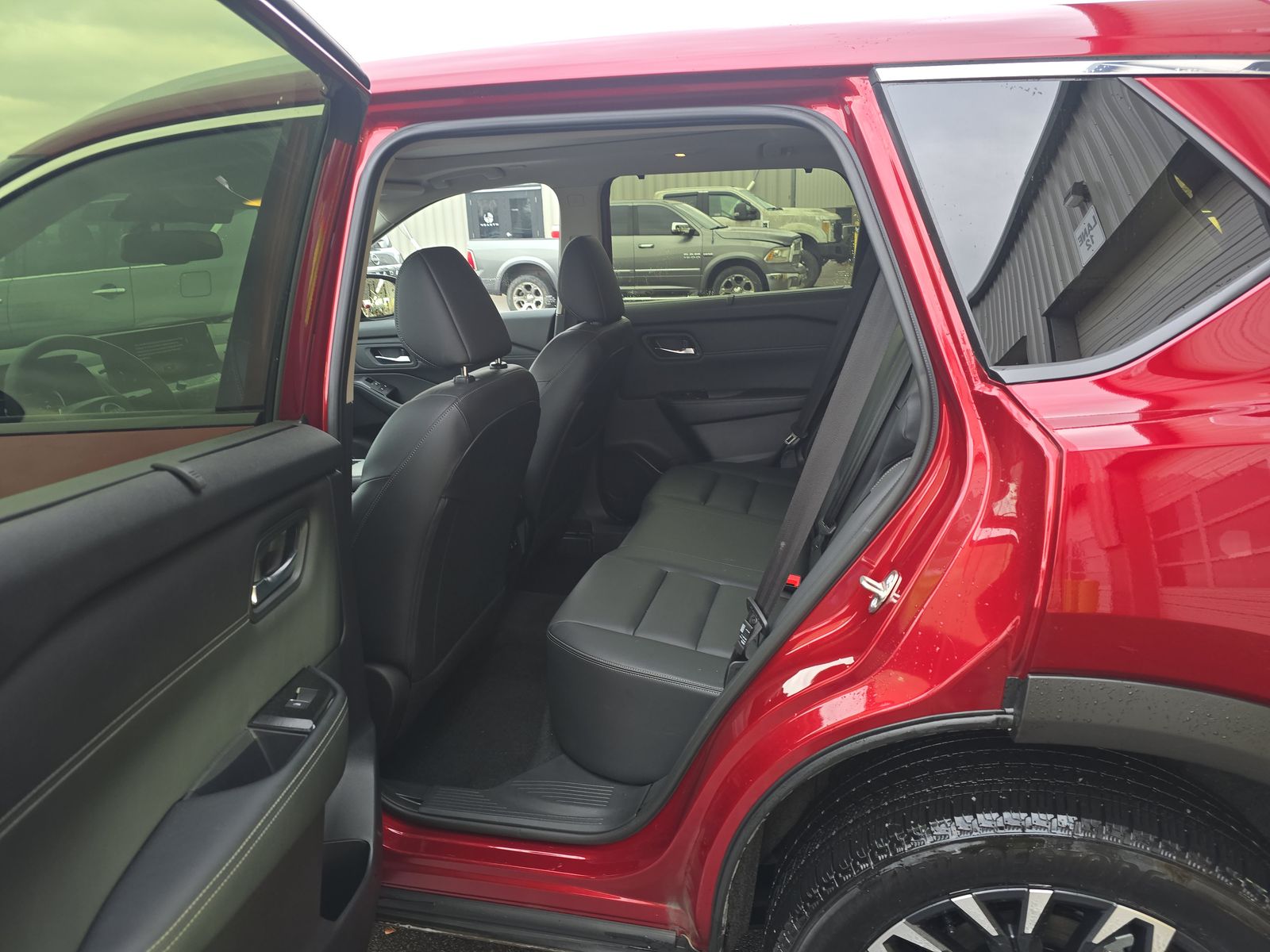 2025 Nissan Rogue SL FWD