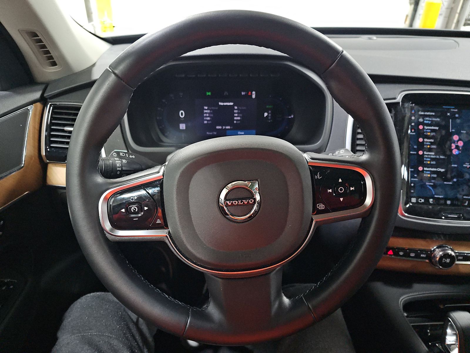 2025 Volvo XC90 Plug-In Hybrid T8 Plus AWD