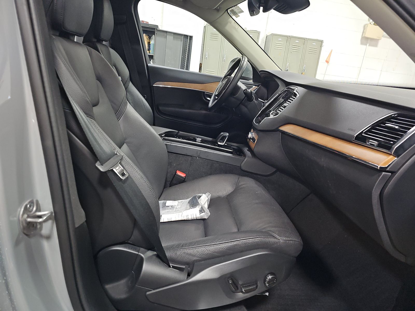 2025 Volvo XC90 Plug-In Hybrid T8 Plus AWD