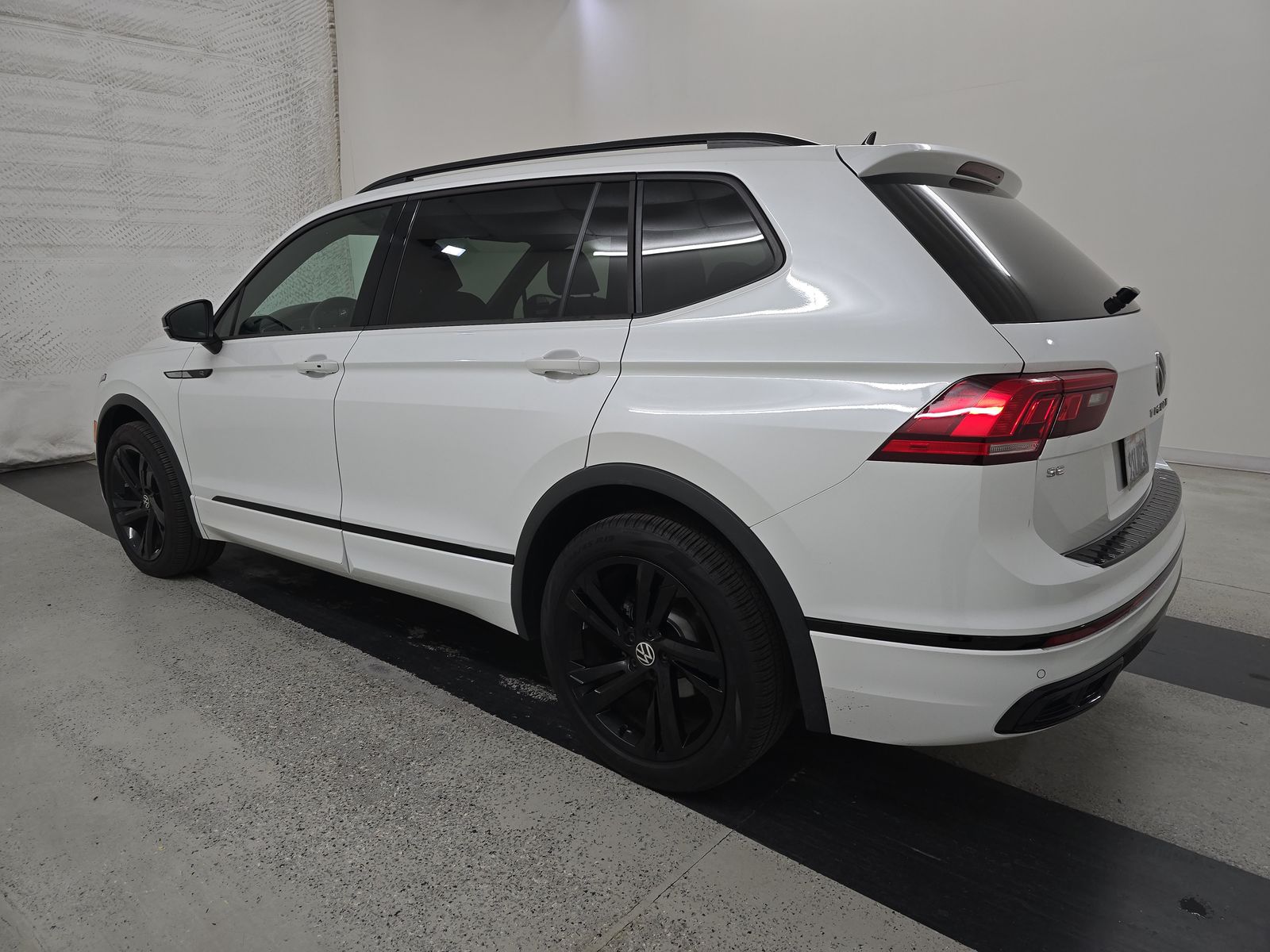 2024 Volkswagen Tiguan 2.0T SE R-Line Black FWD