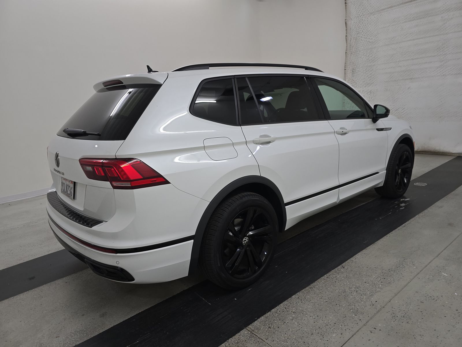 2024 Volkswagen Tiguan 2.0T SE R-Line Black FWD