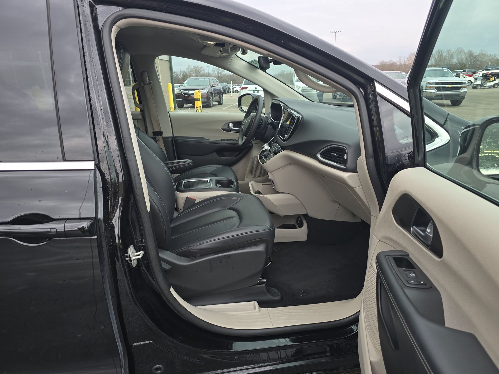 2024 Chrysler Pacifica Touring L FWD