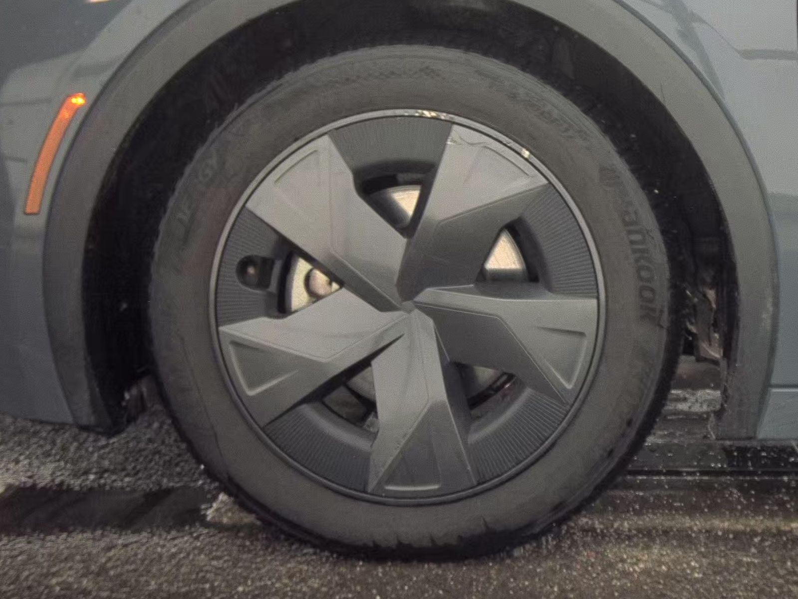 2024 Toyota Prius LE FWD