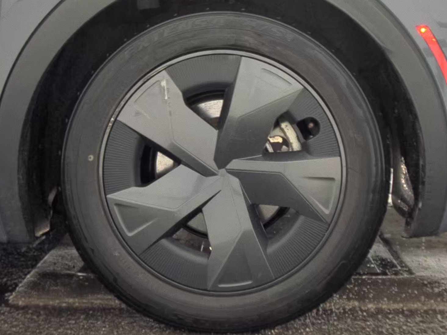 2024 Toyota Prius LE FWD