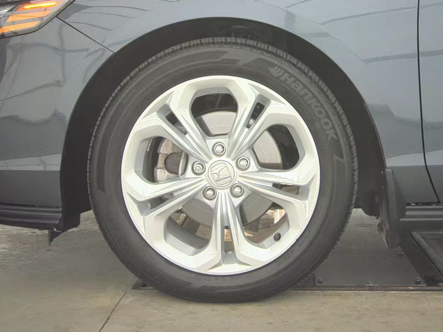 2024 Honda Accord LX FWD