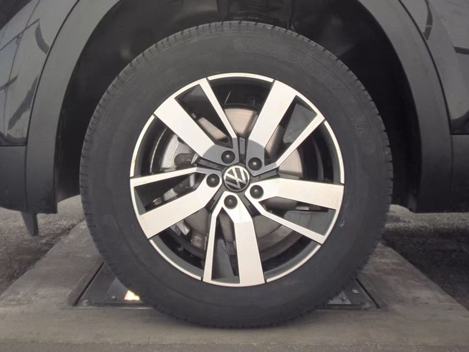 2022 Volkswagen Atlas 2.0T SE FWD