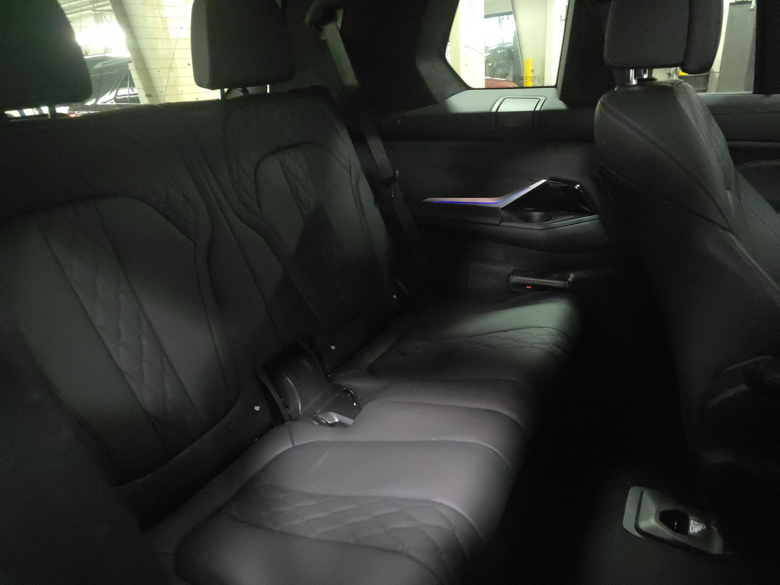 2023 BMW X7 xDrive40i AWD