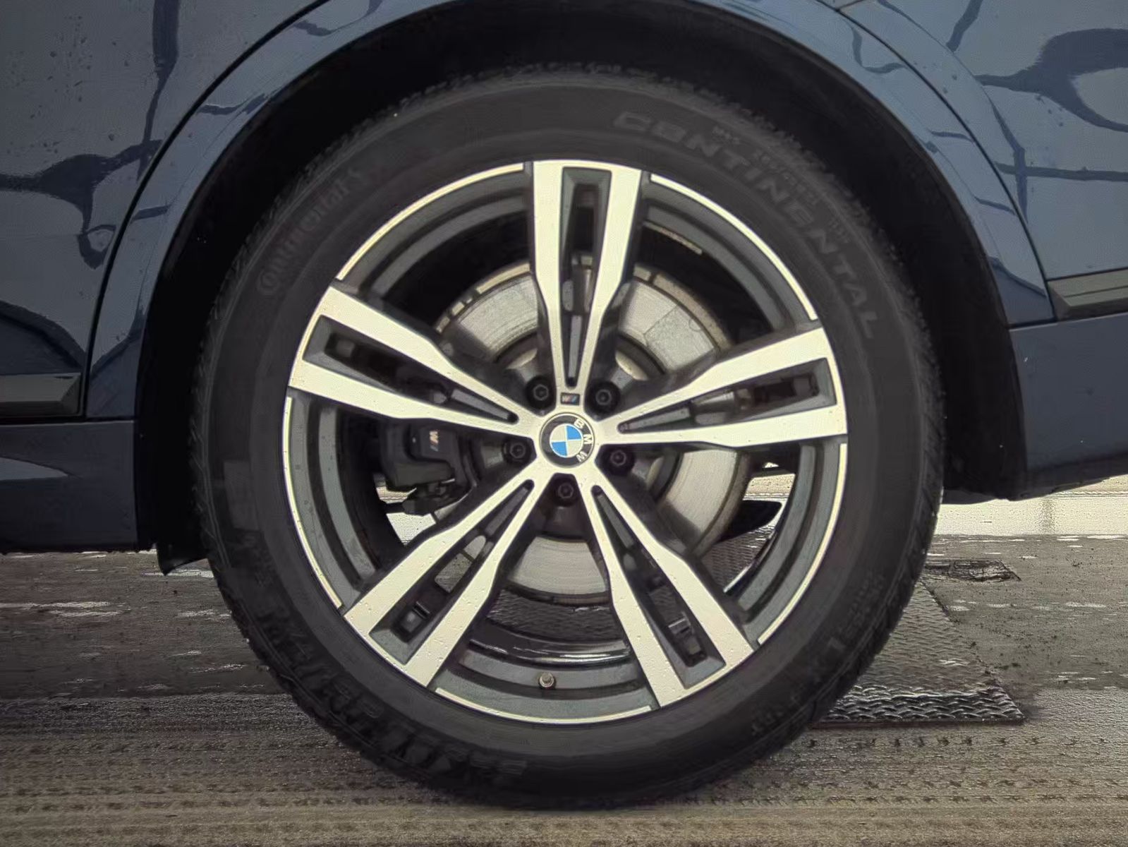 2023 BMW X7 xDrive40i AWD