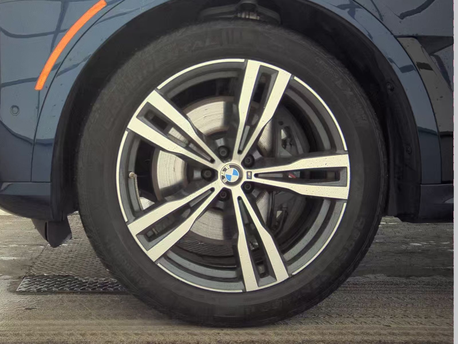 2023 BMW X7 xDrive40i AWD