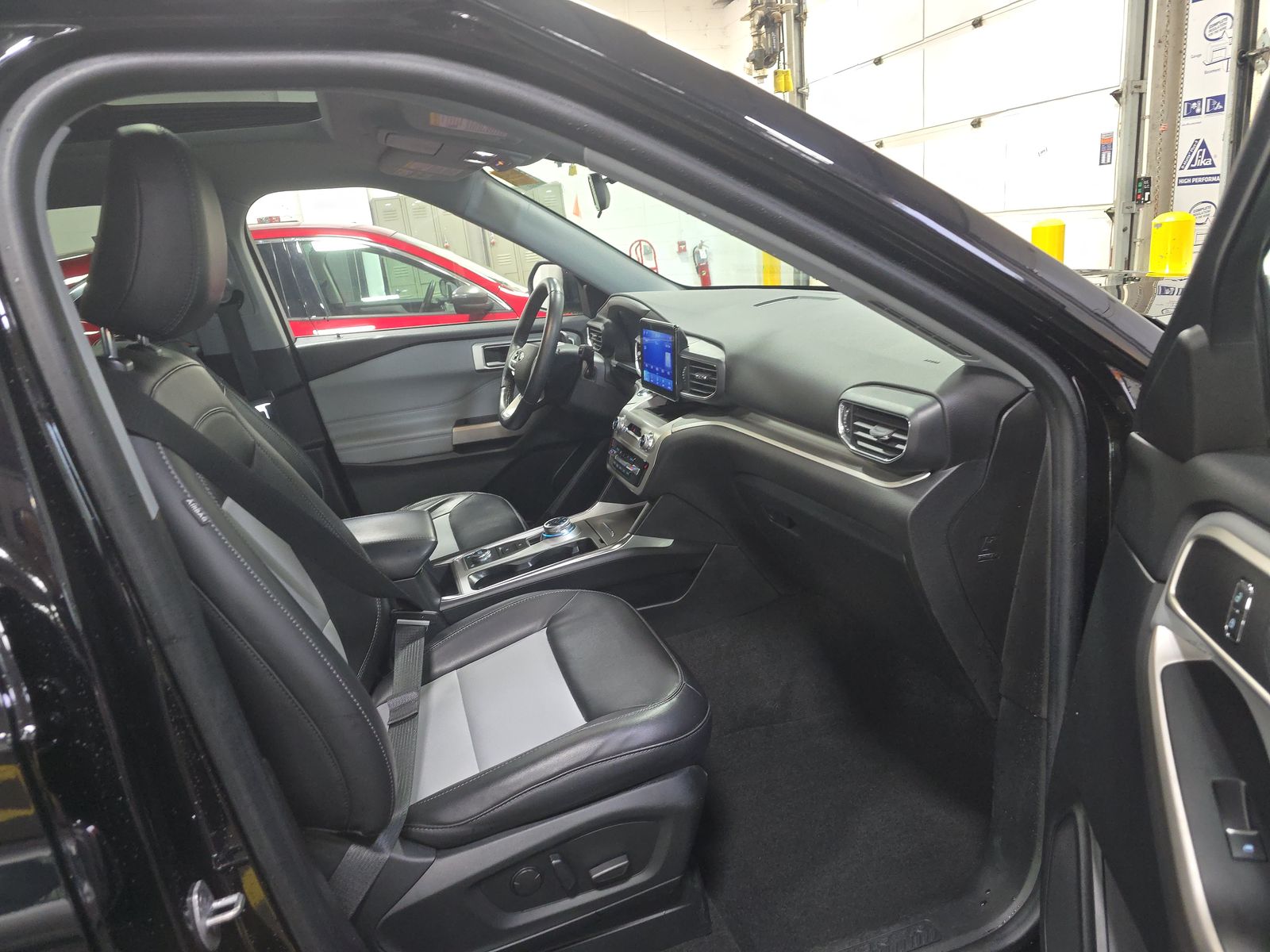 2022 Ford Explorer XLT AWD