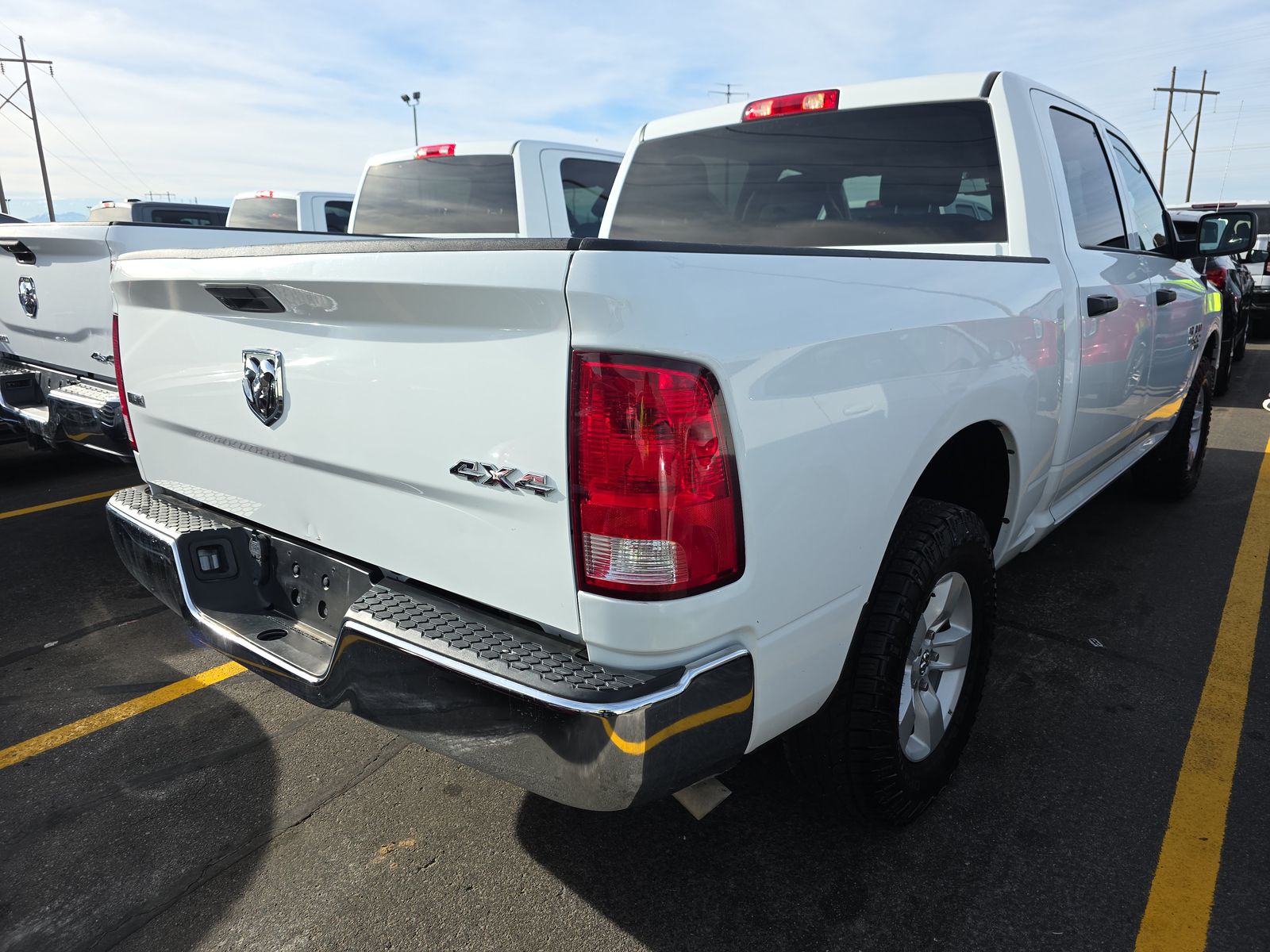 2023 DODGE RAM 1500 SLT GAS WHITE SHORT BED SINGLE - Image 4