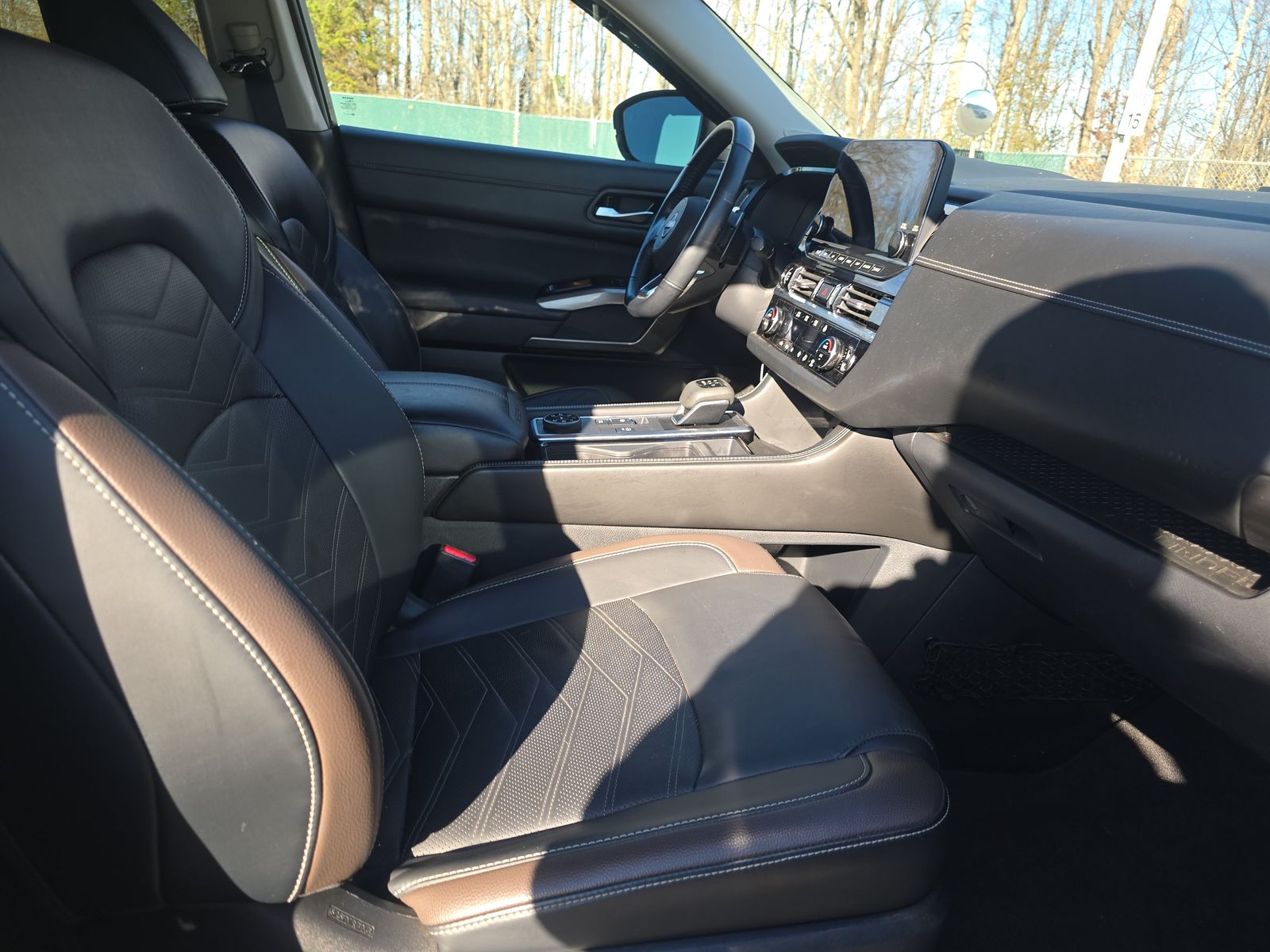 2023 Nissan Pathfinder Platinum AWD