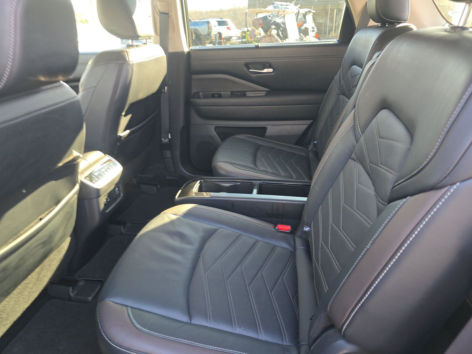 2023 Nissan Pathfinder Platinum AWD