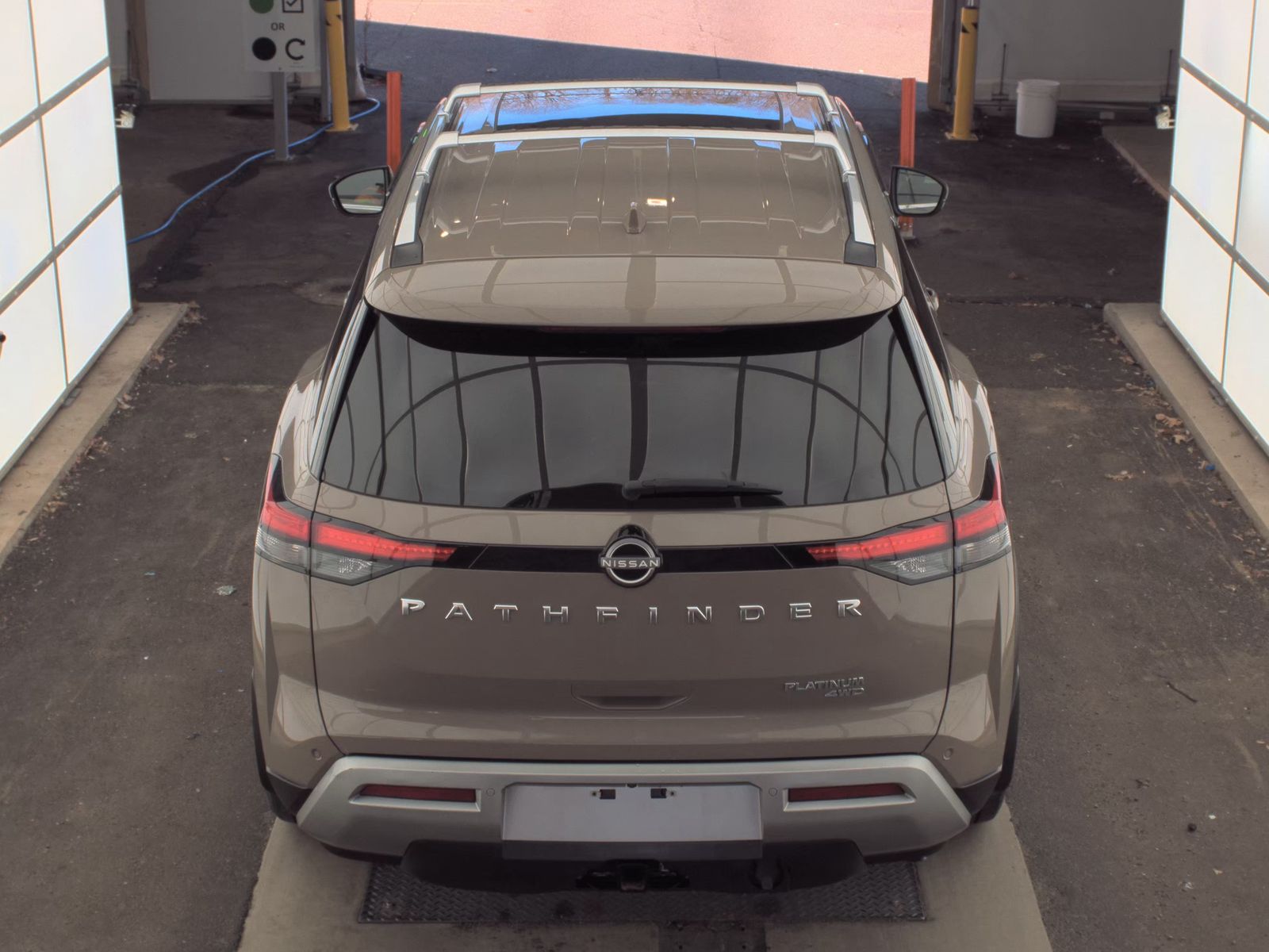 2023 Nissan Pathfinder Platinum AWD