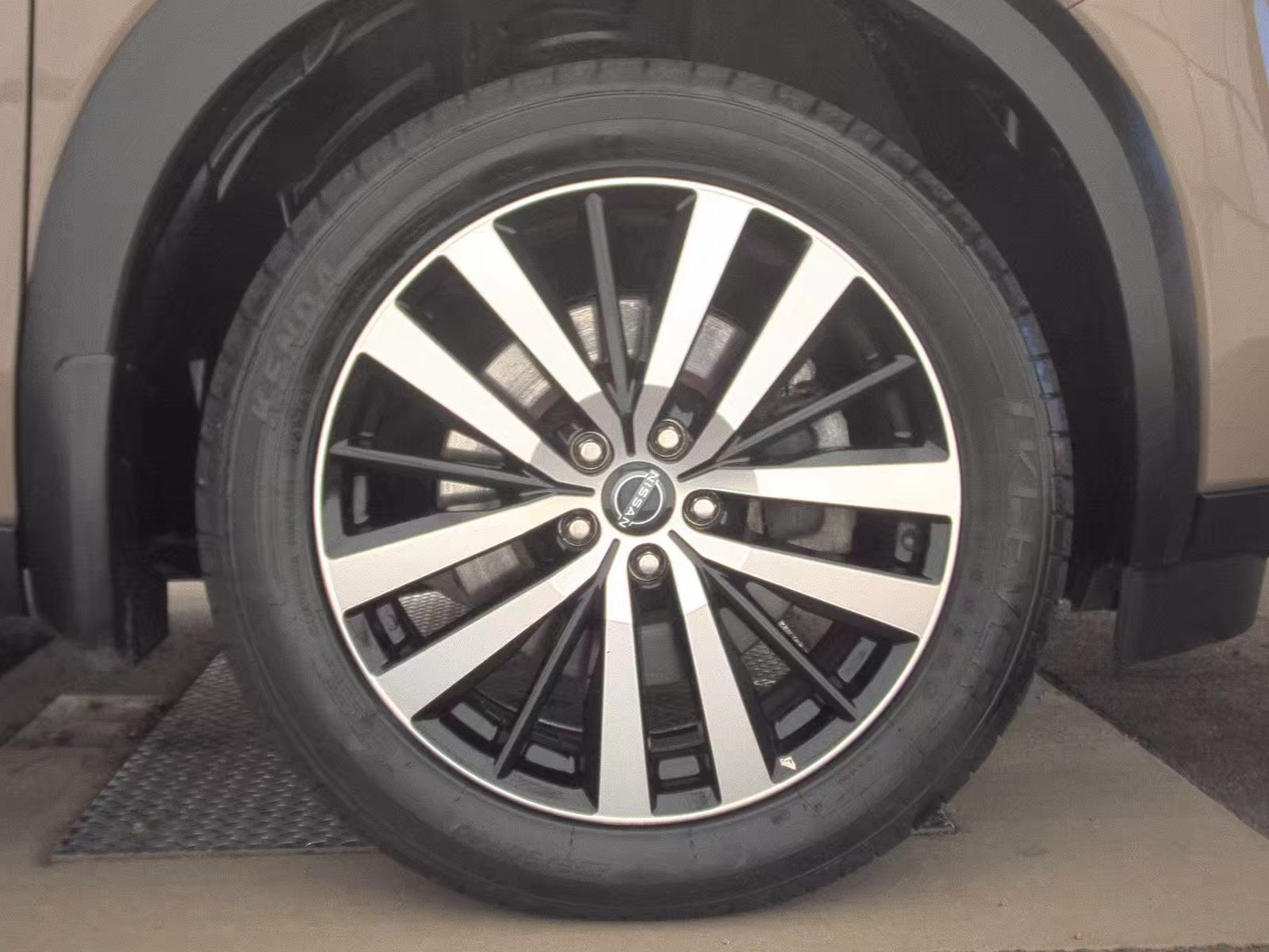 2023 Nissan Pathfinder Platinum AWD