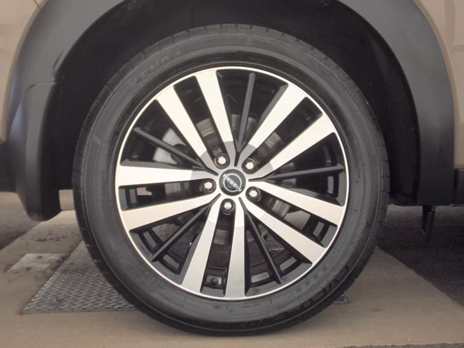 2023 Nissan Pathfinder Platinum AWD